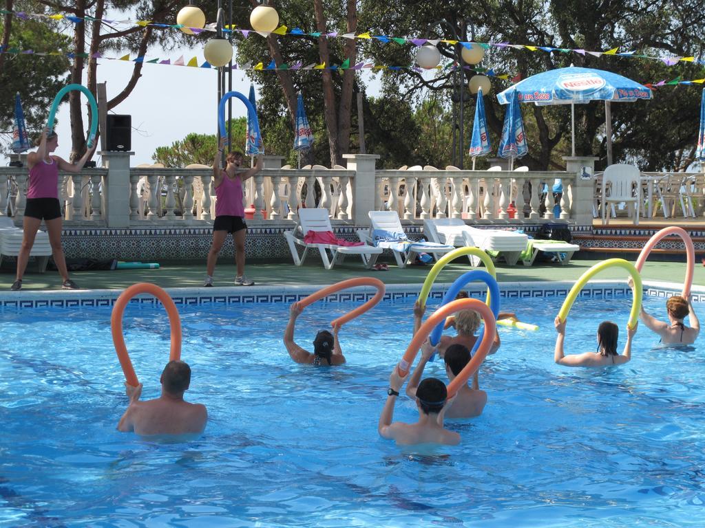 Camping Roca Grossa Calella Exterior photo